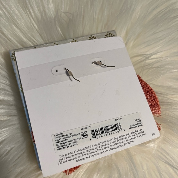 Dangle Earrings - Picture 3 of 3